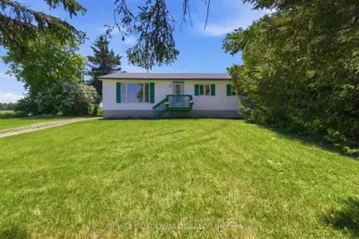 Detached in Mississippi Mills