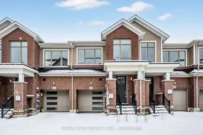 Att/Row/Townhouse in Hamilton