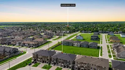 Att/Row/Townhouse in Stittsville - Munster - Richmond