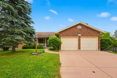 Detached in Centre Wellington