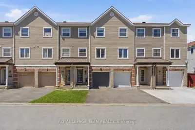 Att/Row/Townhouse in Barrhaven