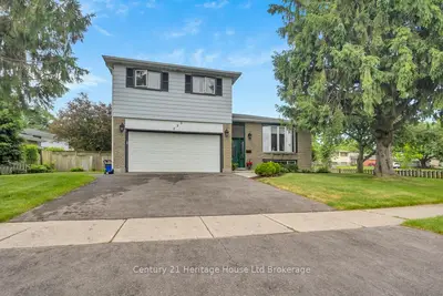 Detached in Woodstock