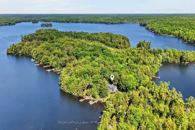 206 Macbeth Island, Bracebridge, On P1l 1x1