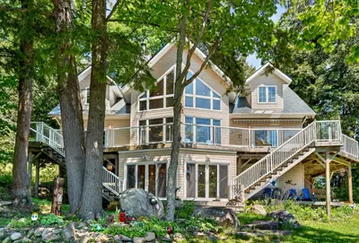 206 Macbeth Island, Bracebridge, On P1l 1x1