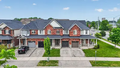 Att/Row/Townhouse in Hamilton