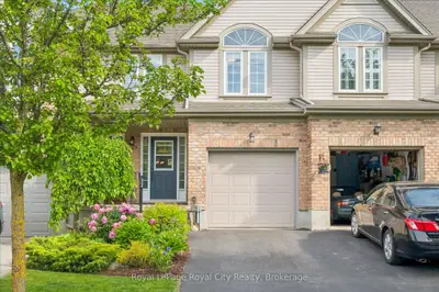 Att/Row/Townhouse in Waterloo
