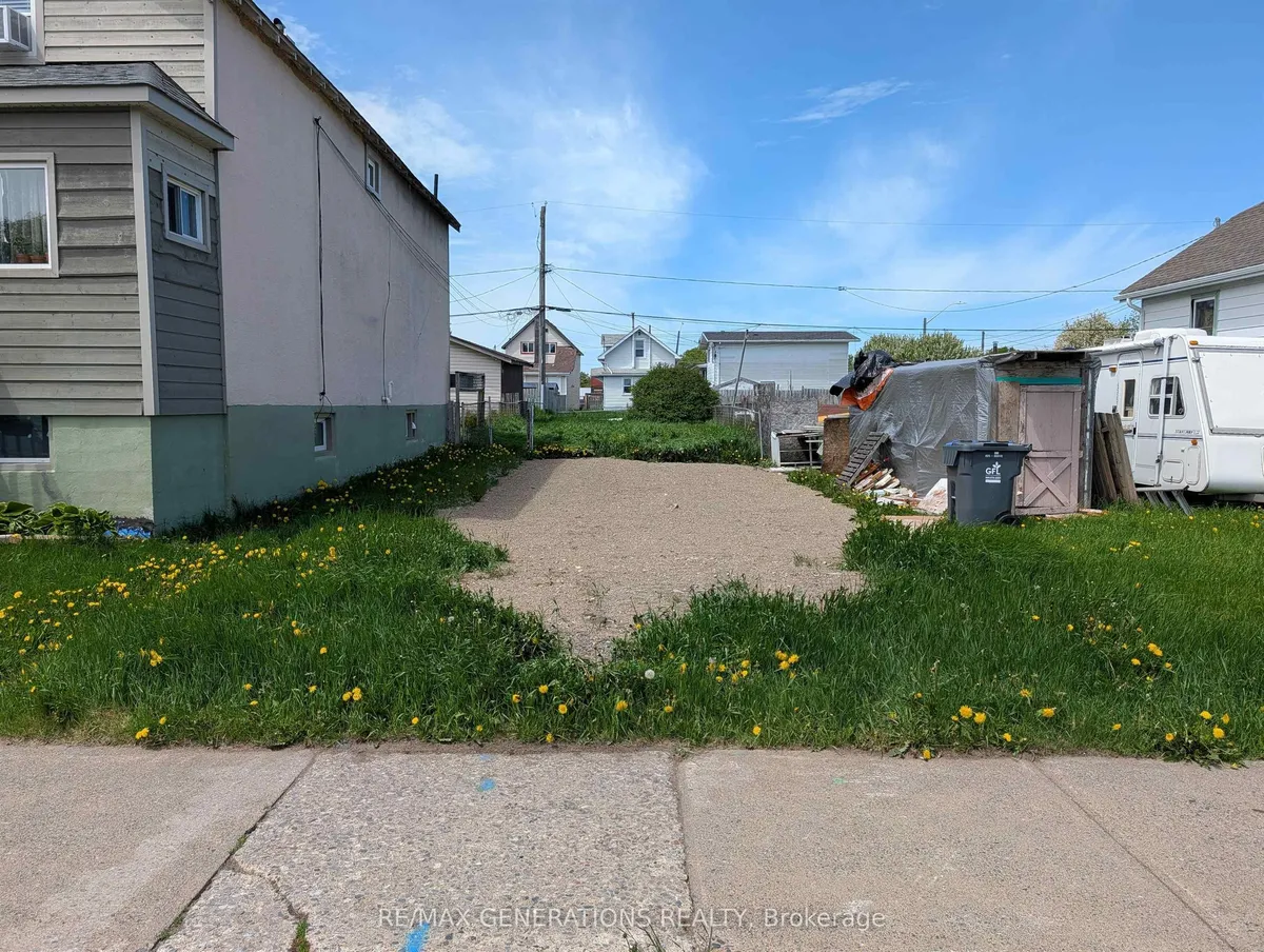 833 Mcintosh Street, Thunder Bay, On P7c 3a7