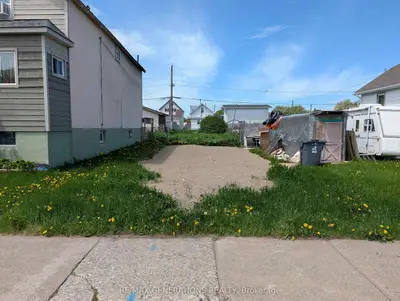 833 Mcintosh Street, Thunder Bay, On P7c 3a7
