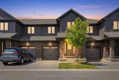 Att/Row/Townhouse in Brant