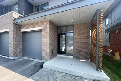 312 WIGWAS Street, Manor Park - Cardinal Glen and Area, ON K1K 5A1