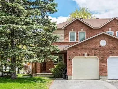 Att/Row/Townhouse in Hunt Club - South Keys and Area