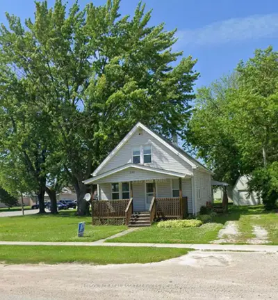 Detached in Lakeshore