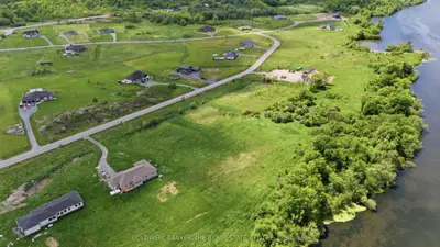 118 Hineman Street, Kingston, On K7l 0g2
