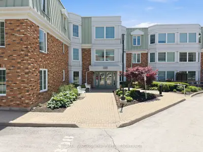 Condo Apartment in Lincoln