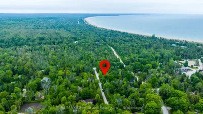 8 Toronto Avenue, South Bruce Peninsula, On N0h 2g0