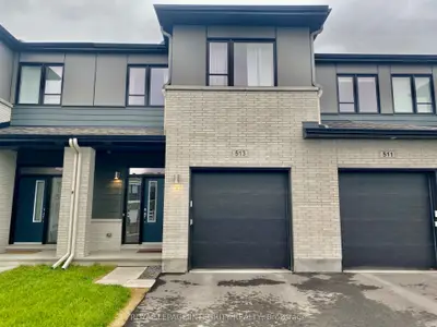 Att/Row/Townhouse in Kanata