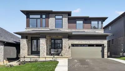 Detached in Lincoln