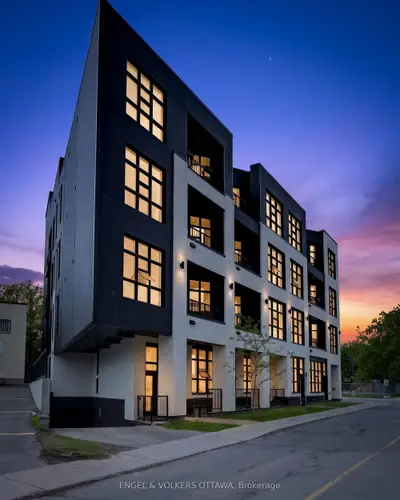 Condo Apartment in West Centre Town