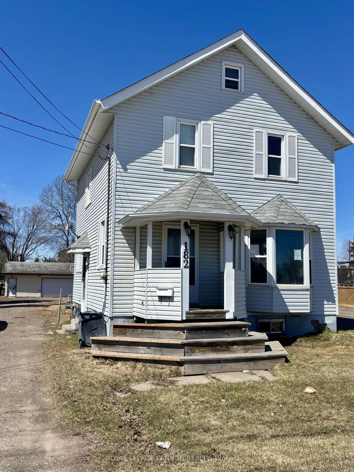 Detached in Thunder Bay