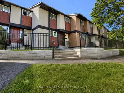 Condo Townhouse in Kanata