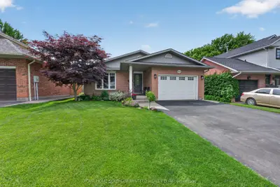 Detached in Lincoln