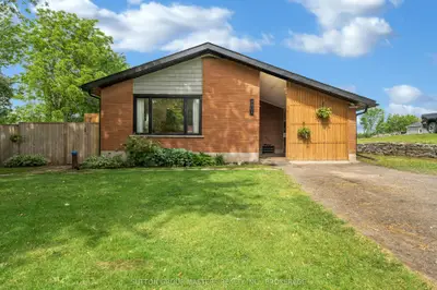 Detached in Frontenac