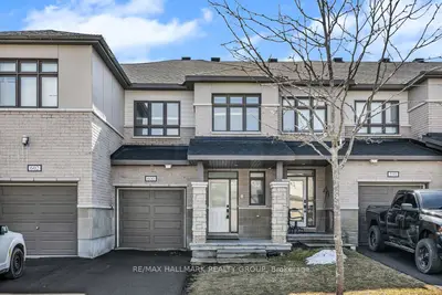 Att/Row/Townhouse in Stittsville - Munster - Richmond