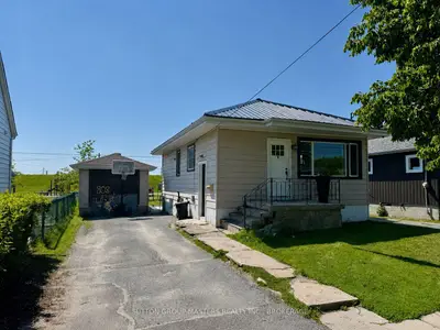 Detached in Kingston