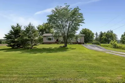 Detached in Constance Bay - Dunrobin - Kilmaurs - Woodlawn