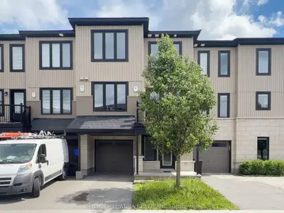 Att/Row/Townhouse in Kanata