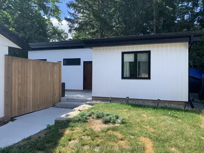 Detached in Woodstock