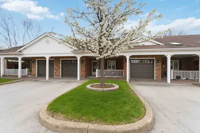 Condo Townhouse in Lincoln
