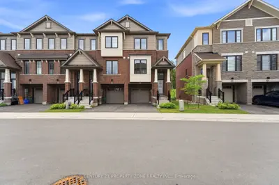 Att/Row/Townhouse in Hamilton