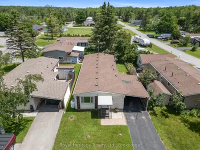 17 Circle Drive, Kawartha Lakes, On K9v 0h7