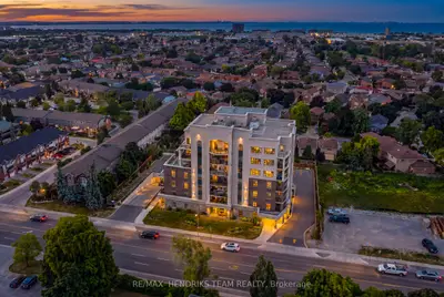 Condo Apartment in Hamilton
