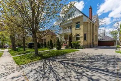 16 Maynard Avenue, Kitchener, On N2h 4z6