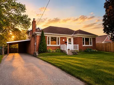 Detached in Brantford