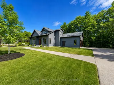 Detached in Blue Mountains