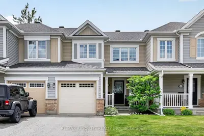 Att/Row/Townhouse in Stittsville - Munster - Richmond