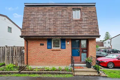 Condo Townhouse in Beacon Hill North - South and Area