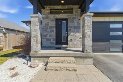 Detached in Belleville