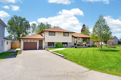 Detached in Deseronto