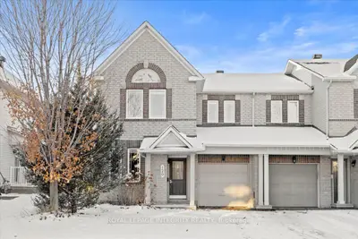 Att/Row/Townhouse in Barrhaven