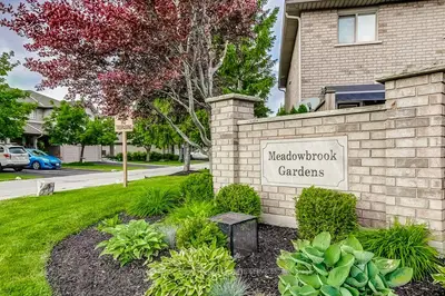 Condo Townhouse in Haldimand