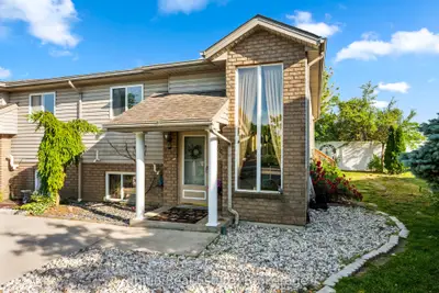 Semi-Detached in Tecumseh