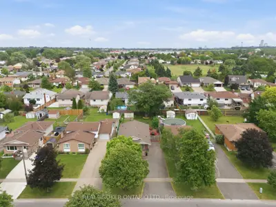 7996 Paddock Trail, Niagara Falls, On L2h 1x2