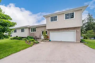 Detached in Perth East