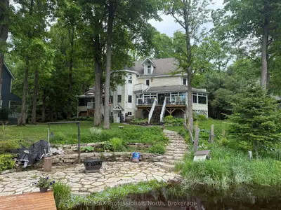22 Knowles Crescent E, Seguin, On P0c 1j0