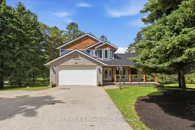 Detached in Perth East