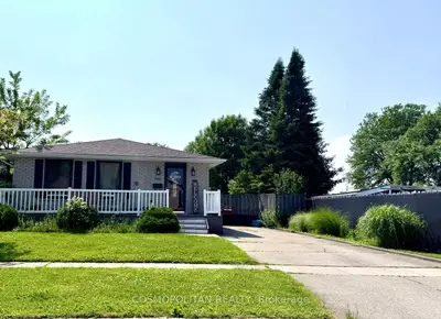Detached in Niagara Falls